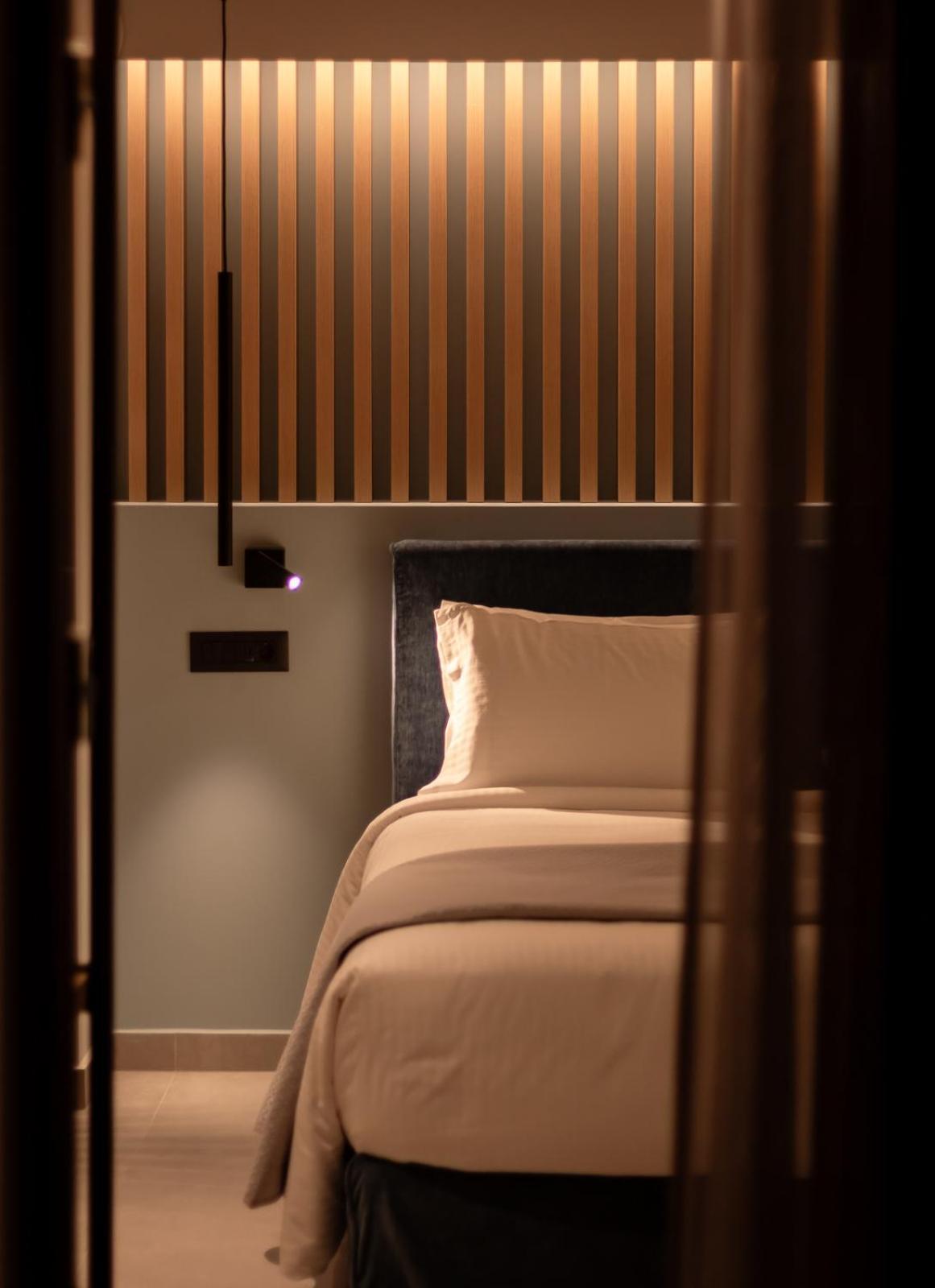 Orama Luxury Suite 3 Bedrooms With Private Pool แอร์ซอนิสซอส ภายนอก รูปภาพ