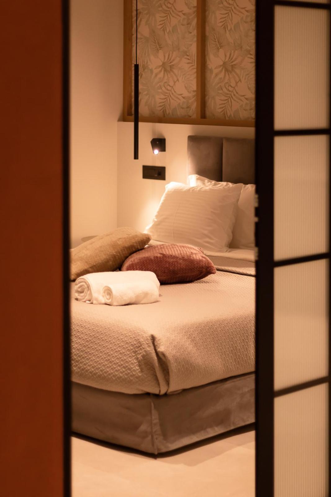 Orama Luxury Suite 3 Bedrooms With Private Pool แอร์ซอนิสซอส ภายนอก รูปภาพ