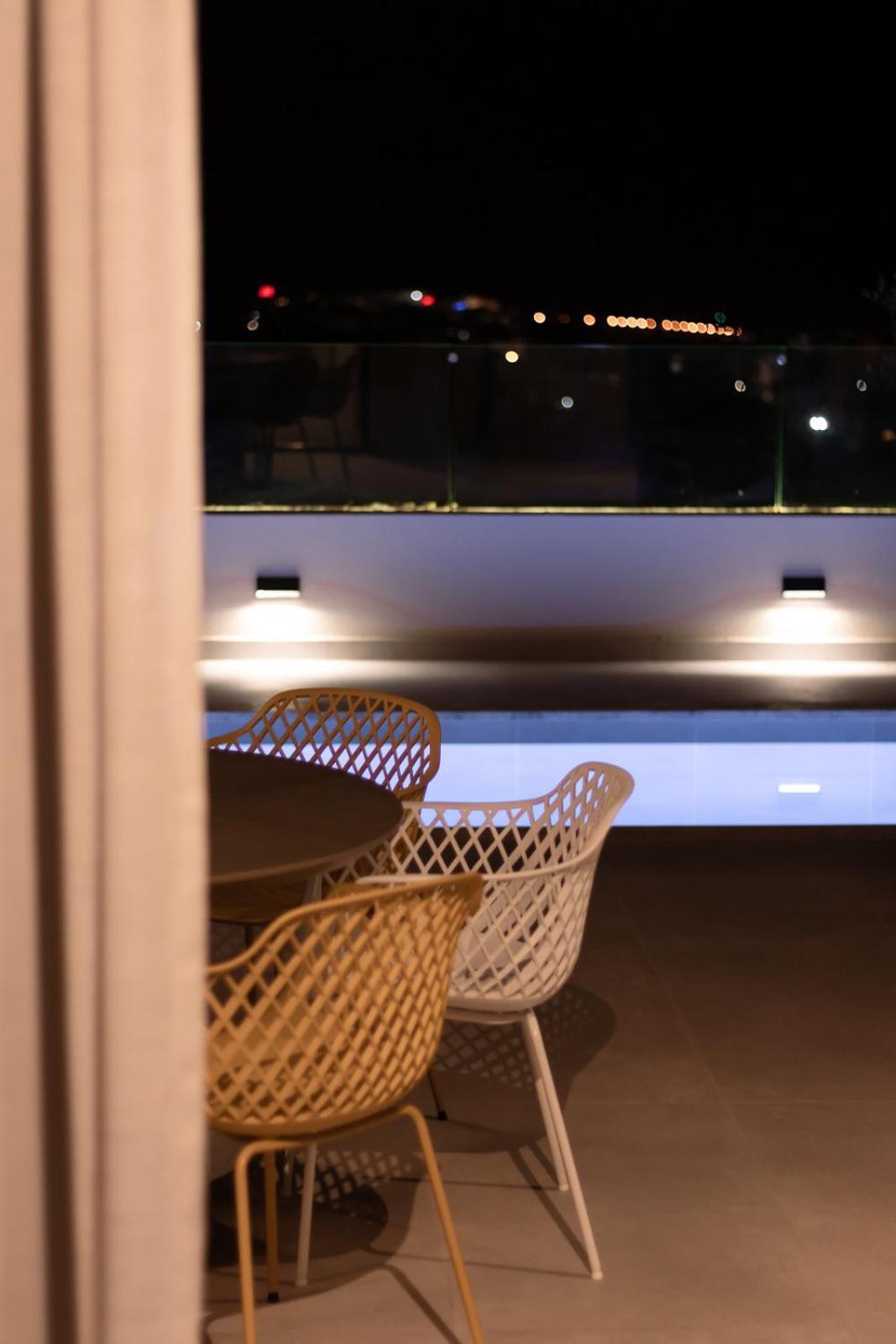Orama Luxury Suite 3 Bedrooms With Private Pool แอร์ซอนิสซอส ภายนอก รูปภาพ