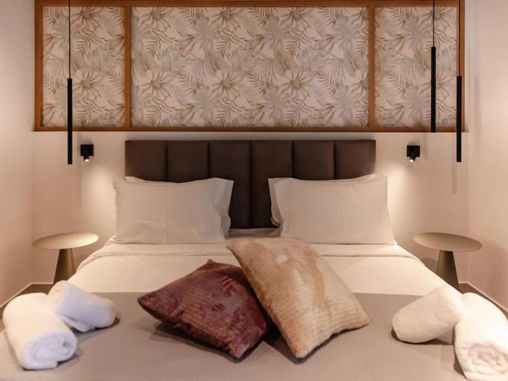 Orama Luxury Suite 3 Bedrooms With Private Pool แอร์ซอนิสซอส ภายนอก รูปภาพ